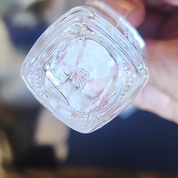 Essie quick-e set and dry nail polish drops Full Size - Picture 4 of 6